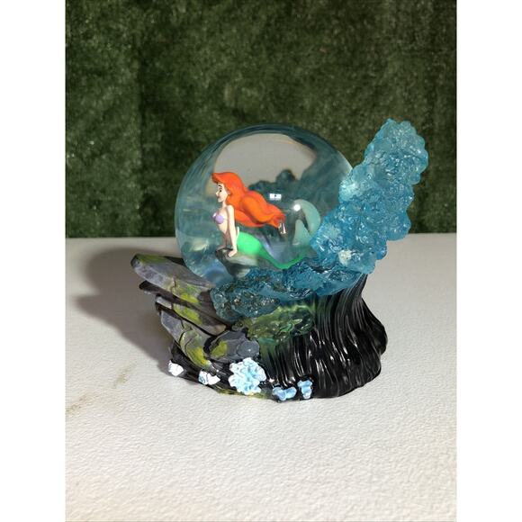 Disney Showcase Ariel from The Little Mermaid 100 MM Waterball NO CHIPS - Picture 2 of 7